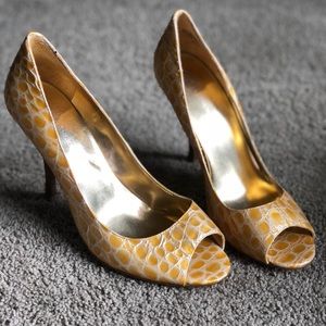 Enzo Angiolini yellow snakeskin look 8.5